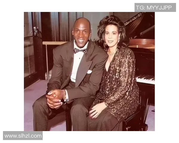 乔丹携娇妻与家人乘豪华游艇畅游克罗地亚享受奢华假期